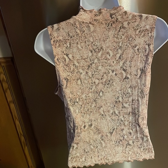 Pink Snake Tank Top 🐍🌸 - Picture 11 of 13